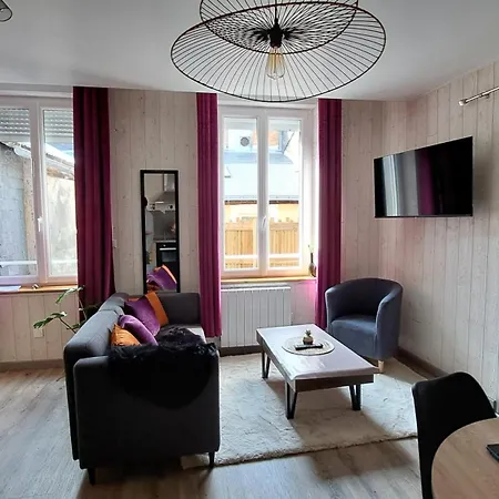 In Downtown דירה *