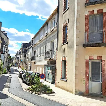 In Downtown דירה